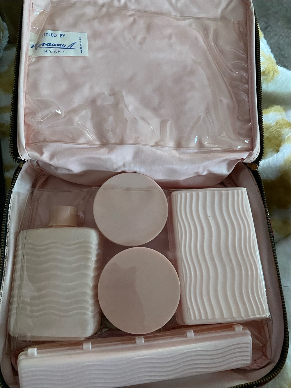 Karaway styled toiletry travel bag vintage elegance
